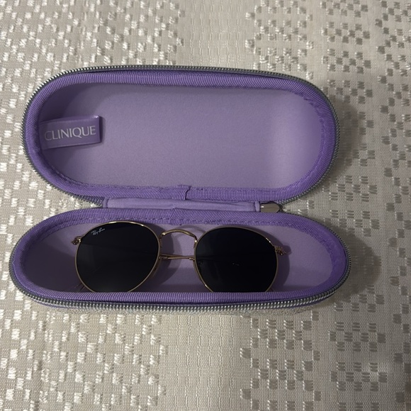 Clinique cosmetics case - Picture 8 of 8